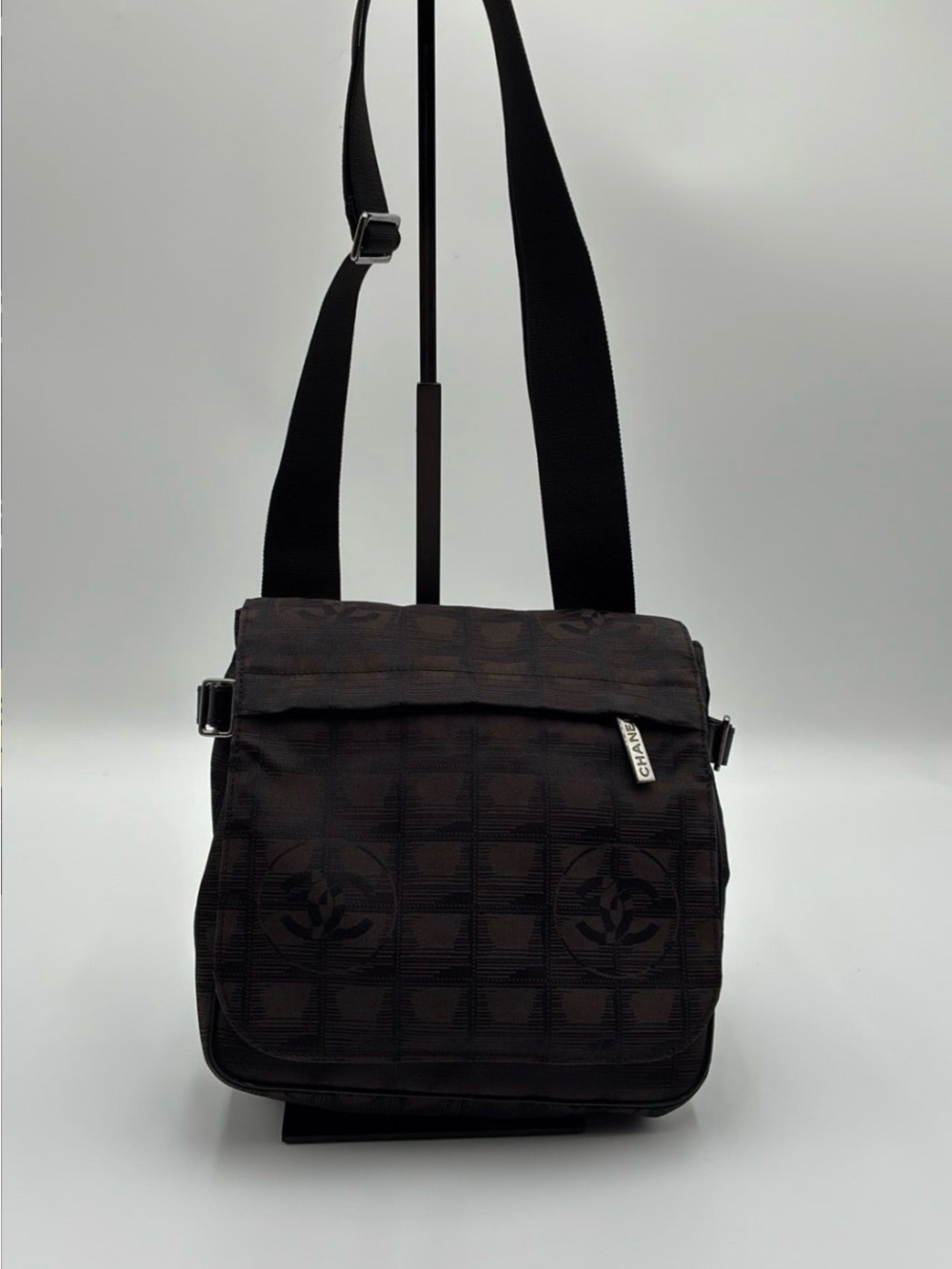 Pre-Owned CHANEL New Travel Line Messenger Bag w/COA